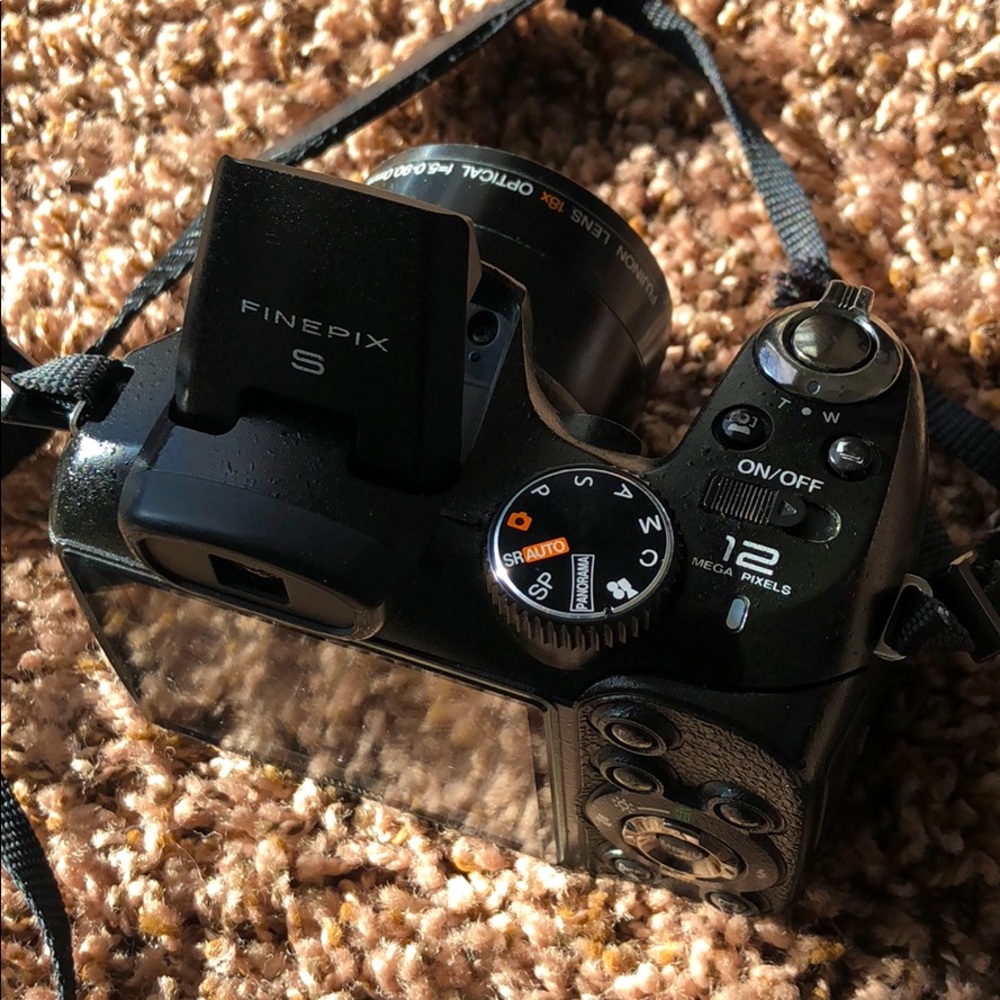 Camera - Picture 5 of 6